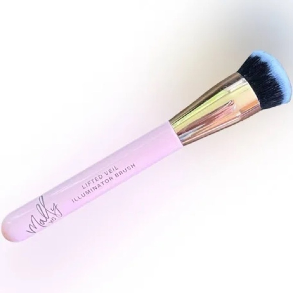 Mally Lifted Veil Illuminator Brush • Luxe Glow Highlight Makeup Brush • NIB